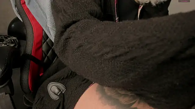 Snapshot of selene_red_ chatting on November 14, 2025, 1:48 pm selene red online show from November 14, 2025, 1:48 pm