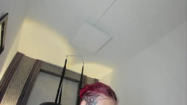 Snapshot of selene_red_ chatting on December 15, 2025, 3:51 pm selene red online show from December 15, 2025, 3:51 pm