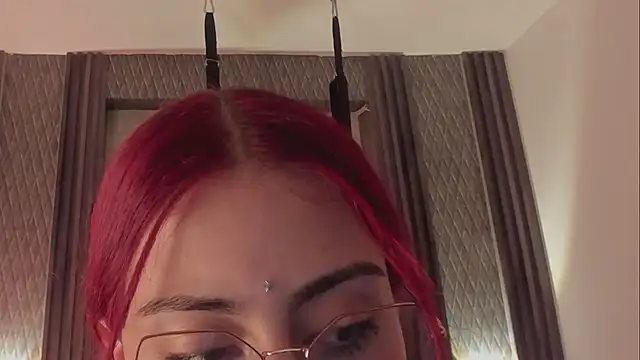 Snapshot of selene_red_ chatting on December 13, 2025, 8:04 pm selene red online show from December 13, 2025, 8:04 pm