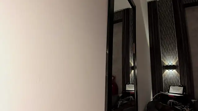 Snapshot of selene_red_ chatting on December 5, 2025, 1:53 pm selene red online show from December 5, 2025, 1:53 pm