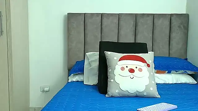 Snapshot of karina_lewis_ chatting on December 18, 2025, 4:06 am karina lewis online show from December 18, 2025, 4:06 am