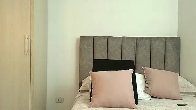 Snapshot of karina_lewis_ chatting on February 5, 2026, 3:57 am karina lewis online show from February 5, 2026, 3:57 am