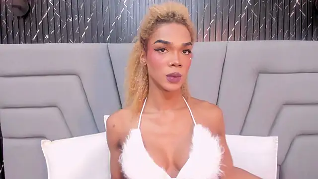 Snapshot of NaomiSteward chatting on November 18, 2025, 11:13 am NaomiSteward online show from November 18, 2025, 11:13 am