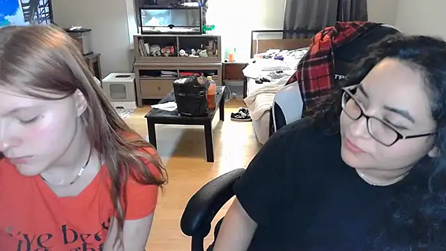 Snapshot of Elliewgfs chatting on March 4, 2025, 3:44 am Elliewgfs online show from March 4, 2025, 3:44 am