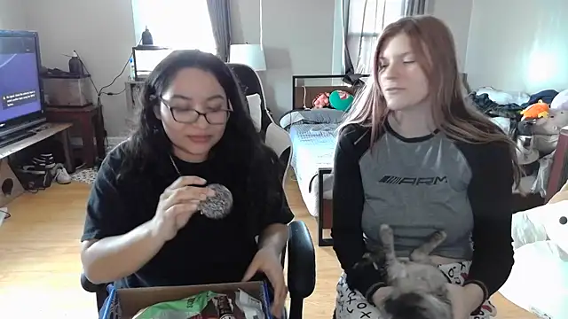 Snapshot of Elliewgfs chatting on February 28, 2025, 7:14 pm Elliewgfs online show from February 28, 2025, 7:14 pm