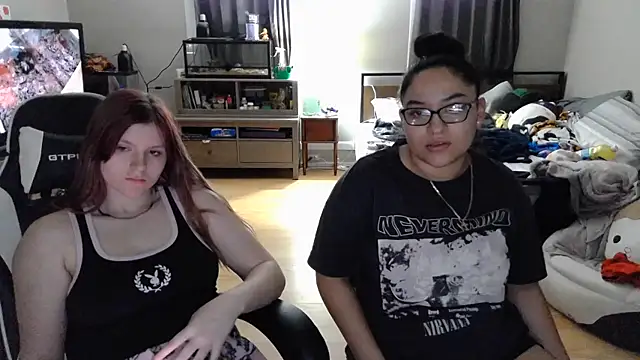 Snapshot of Elliewgfs chatting on February 9, 2025, 3:32 am Elliewgfs online show from February 9, 2025, 3:32 am