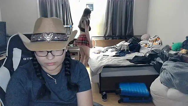 Snapshot of Elliewgfs chatting on March 10, 2025, 1:45 am Elliewgfs online show from March 10, 2025, 1:45 am