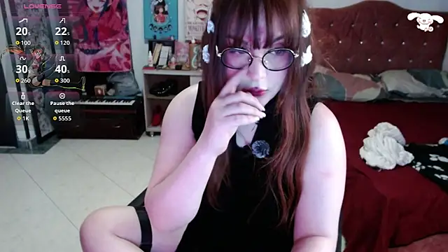 Avril2001 online show from December 21, 2025, 4:36 am