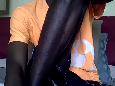 Snapshot of Delicious-D chatting on December 3, 2025, 8:03 am Delicious-D online show from December 3, 2025, 8:03 am