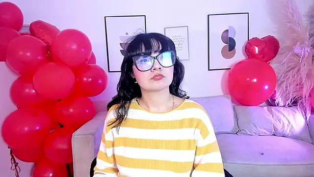 Snapshot of Sweet_Namii chatting on February 19, 2026, 8:39 pm Sweet Namii online show from February 19, 2026, 8:39 pm