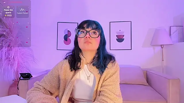 Snapshot of Sweet_Namii chatting on November 8, 2025, 6:11 pm Sweet Namii online show from November 8, 2025, 6:11 pm