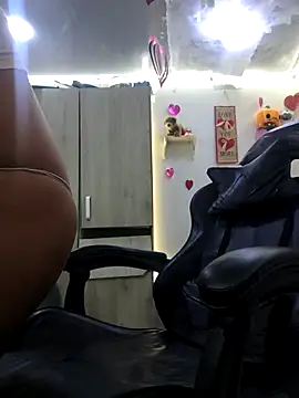 Snapshot of amy_suck chatting on February 26, 2025, 2:08 am amy suck online show from February 26, 2025, 2:08 am