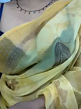 VR here 4U online show from October 5, 2025, 11:56 am