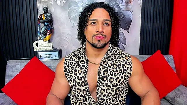 Snapshot of MikeEstevess chatting on February 9, 2026, 3:37 am MikeEstevess online show from February 9, 2026, 3:37 am