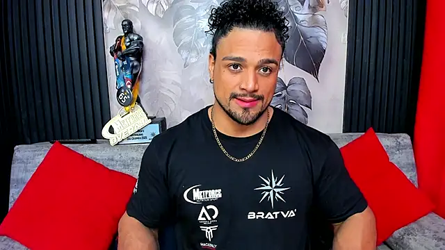 Snapshot of MikeEstevess chatting on February 3, 2026, 7:35 am MikeEstevess online show from February 3, 2026, 7:35 am