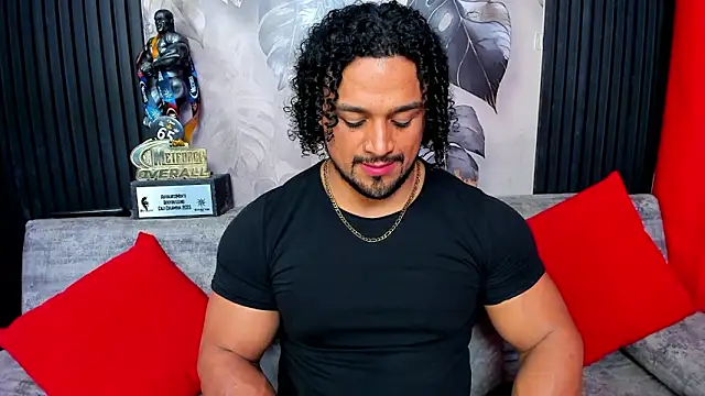 Snapshot of MikeEstevess chatting on March 2, 2026, 1:39 am MikeEstevess online show from March 2, 2026, 1:39 am