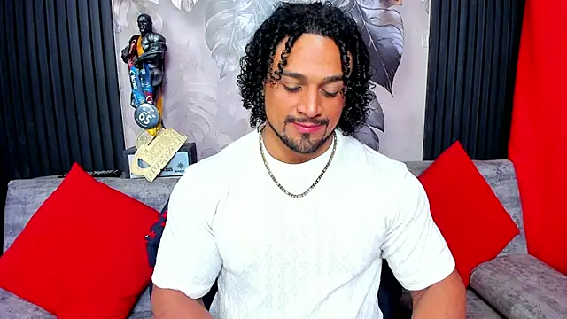 Snapshot of MikeEstevess chatting on February 5, 2026, 9:49 am MikeEstevess online show from February 5, 2026, 9:49 am