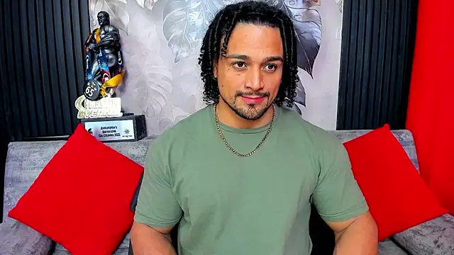 Snapshot of MikeEstevess chatting on February 16, 2026, 8:35 am MikeEstevess online show from February 16, 2026, 8:35 am