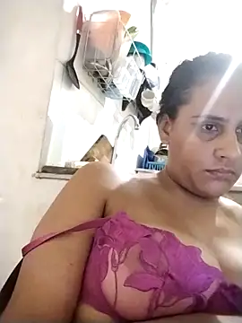 Snapshot of Andreita_95 chatting on April 24, 2026, 9:50 pm Andreita 95 online show from April 24, 2026, 9:50 pm
