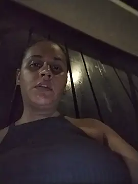 Snapshot of Andreita_95 chatting on May 21, 2026, 12:19 am Andreita 95 online show from May 21, 2026, 12:19 am