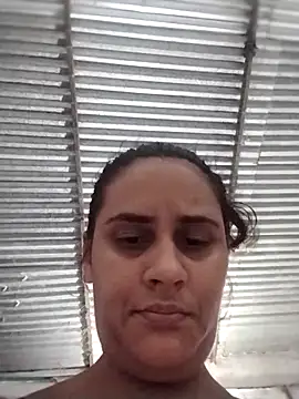 Snapshot of Andreita_95 chatting on May 2, 2026, 10:37 pm Andreita 95 online show from May 2, 2026, 10:37 pm
