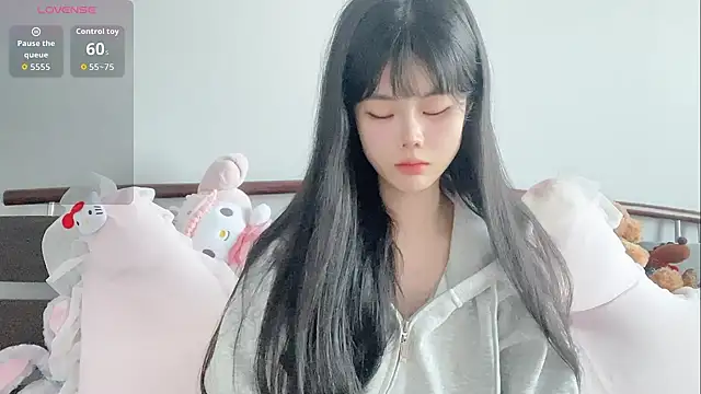 Snapshot of Qedgjwyz1 chatting on April 8, 2026, 11:28 pm Qedgjwyz1 online show from April 8, 2026, 11:28 pm