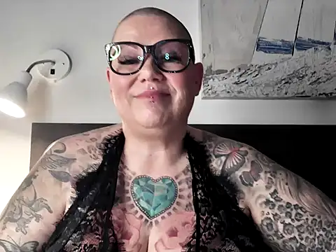 gepiercte nippel online show from December 5, 2024, 4:28 pm