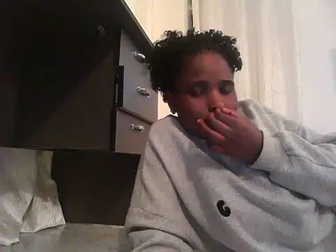 Snapshot of candybabe_ chatting on July 17, 2026, 8:28 pm candybabe online show from July 17, 2026, 8:28 pm