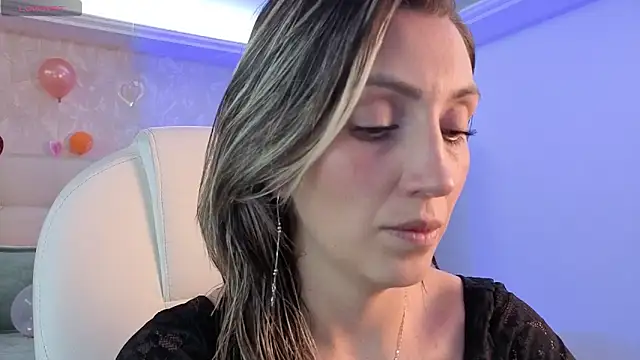 Snapshot of anny_sweet72 chatting on February 16, 2026, 12:15 pm anny sweet72 online show from February 16, 2026, 12:15 pm