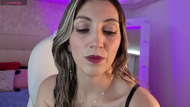 Snapshot of anny_sweet72 chatting on February 5, 2026, 12:23 pm anny sweet72 online show from February 5, 2026, 12:23 pm