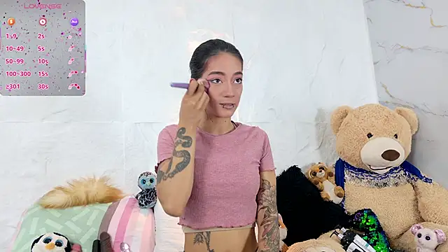 zorravioletta1 online show from September 18, 2025, 12:30 pm