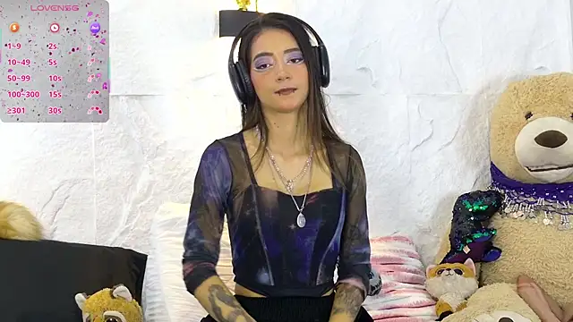 zorravioletta1 online show from September 24, 2025, 12:44 pm