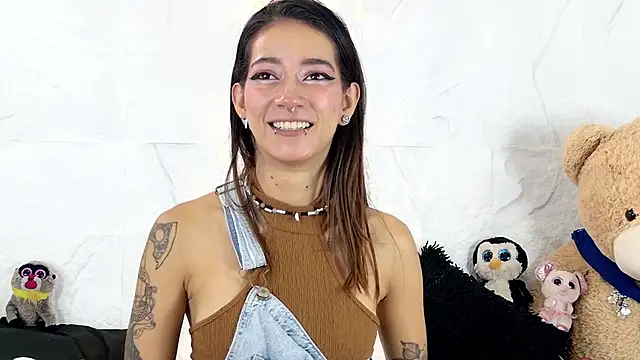 zorravioletta1 online show from October 20, 2025, 1:11 pm