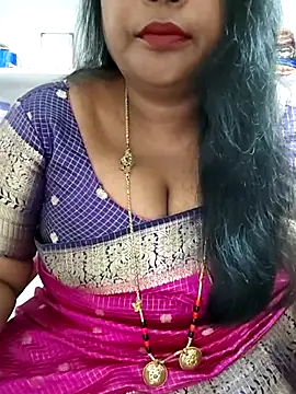 Snapshot of Swapna_143 chatting on November 13, 2025, 4:44 pm Swapna 143 online show from November 13, 2025, 4:44 pm