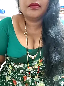 Snapshot of Swapna_143 chatting on November 29, 2025, 5:02 pm Swapna 143 online show from November 29, 2025, 5:02 pm