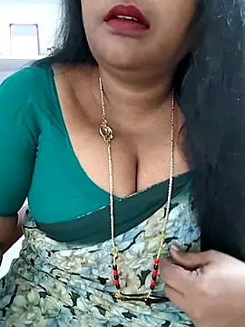 Snapshot of Swapna_143 chatting on November 10, 2025, 4:06 am Swapna 143 online show from November 10, 2025, 4:06 am