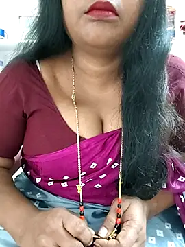 Snapshot of Swapna_143 chatting on October 25, 2025, 3:17 am Swapna 143 online show from October 25, 2025, 3:17 am