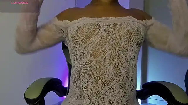 SofiaBrouw online show from November 15, 2025, 11:25 am