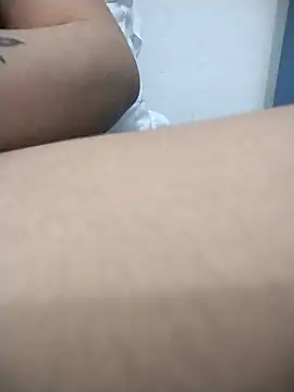 Snapshot of kBossgirls chatting on December 15, 2025, 1:17 pm kBossgirls online show from December 15, 2025, 1:17 pm