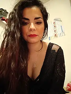 Snapshot of Saturnia_Yvonne chatting on March 7, 2025, 11:49 pm Saturnia Yvonne online show from March 7, 2025, 11:49 pm