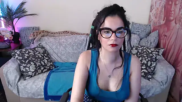 Snapshot of Saturnia_Yvonne chatting on October 9, 2025, 9:43 am Saturnia Yvonne online show from October 9, 2025, 9:43 am