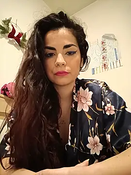 Snapshot of Saturnia_Yvonne chatting on February 10, 2025, 11:55 pm Saturnia Yvonne online show from February 10, 2025, 11:55 pm