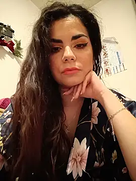 Snapshot of Saturnia_Yvonne chatting on February 21, 2025, 12:05 am Saturnia Yvonne online show from February 21, 2025, 12:05 am