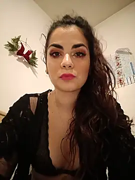 Snapshot of Saturnia_Yvonne chatting on January 7, 2025, 11:24 pm Saturnia Yvonne online show from January 7, 2025, 11:24 pm