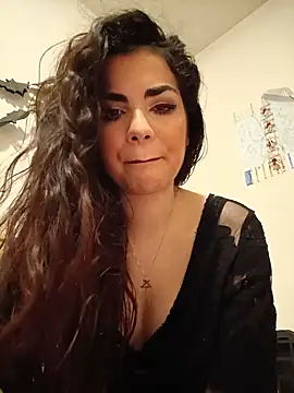 Snapshot of Saturnia_Yvonne chatting on March 7, 2025, 6:11 pm Saturnia Yvonne online show from March 7, 2025, 6:11 pm