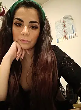 Snapshot of Saturnia_Yvonne chatting on January 9, 2025, 12:14 am Saturnia Yvonne online show from January 9, 2025, 12:14 am