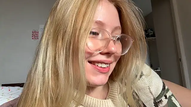 Snapshot of HoneyAudrey chatting on September 14, 2025, 2:34 am HoneyAudrey online show from September 14, 2025, 2:34 am