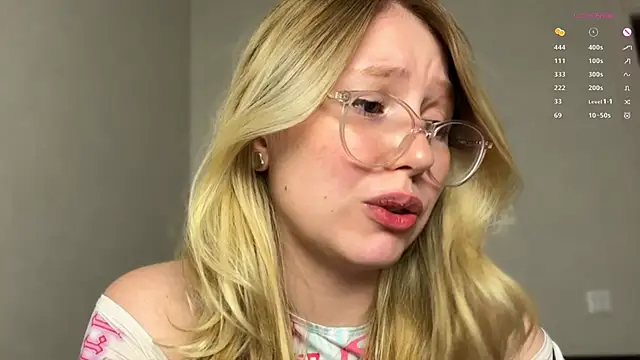 Snapshot of HoneyAudrey chatting on January 29, 2025, 11:30 am HoneyAudrey online show from January 29, 2025, 11:30 am