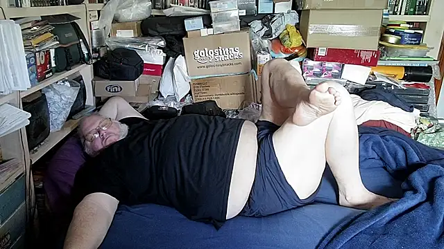 hadeszeuss2 online show from April 17, 2026, 1:14 pm