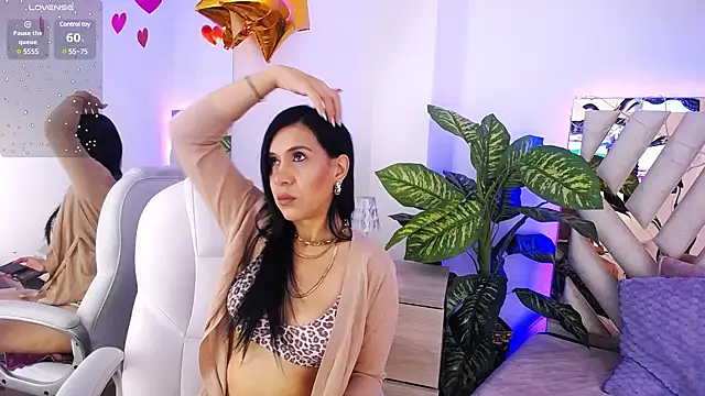 Camille jhonson online show from March 19, 2025, 10:33 am